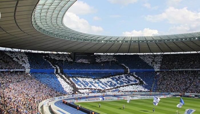 Coreografia Ultras Hertha BSC Berlino Harlekins