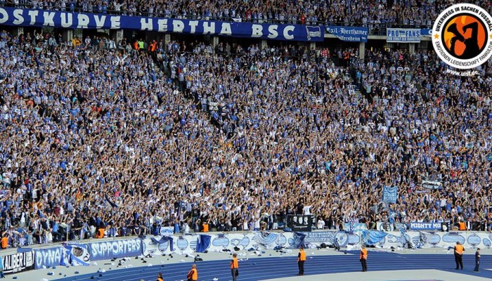 Coreografia Ultras Hertha BSC Berlino Harlekins