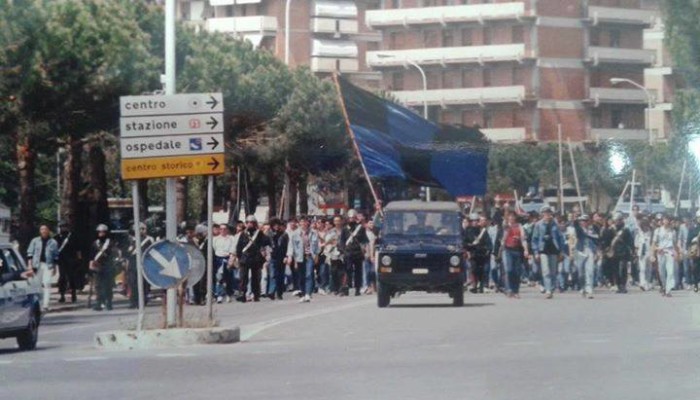 Corteo Ultras Pisani ad Arezzo (Arezzo - PISA 1986-87)