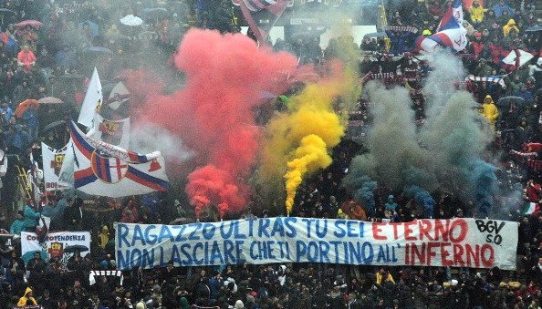 Curva Bologna - Ragazzo ULTRAS tu sei ETERNO non lasciare che ti portino all'INFERNO