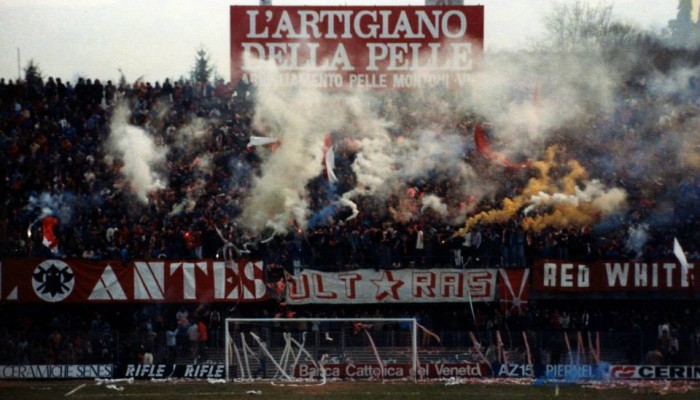 Curva ULTRAS VICENZA contro il Bologna 1983-84