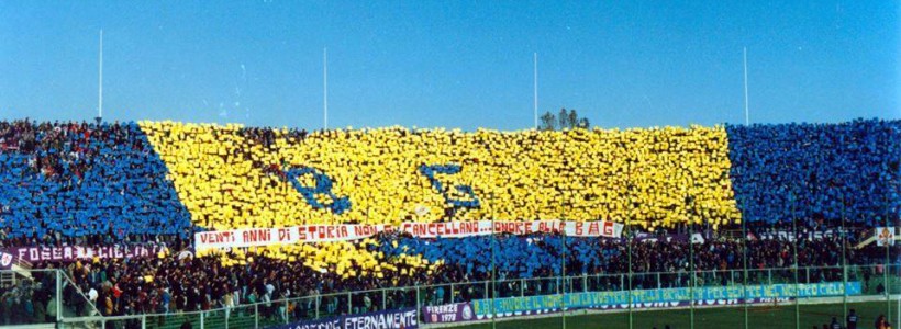 FIORENTINA - Verona Coreografia della curva viola in onore alle Brigate Gialloblu scioltesi l'anno prima