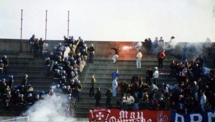 Livorno vs Pisa scontri ultras 2001