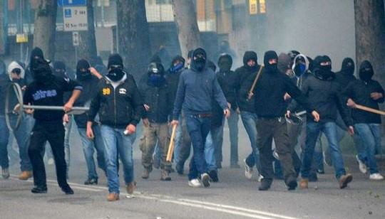 Scontri prima di ATALANTA - Juventus, tifosi bergamaschi in azione