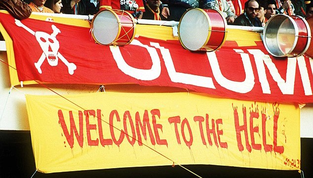 welcome-to-the-hell-galatasaray-vs-manchester-united-1993-ali-sami-yen-atmosphere