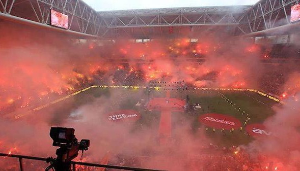 welcome-to-the-hell-galatasaray-vs-manchester-united-1993-ali-sami-yen-stadium